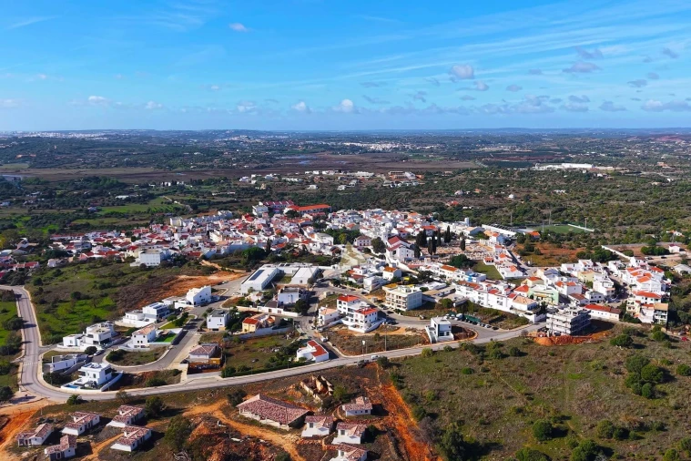 Apartamento T3 para Venda em Mexilhoeira Grande Foto 10
