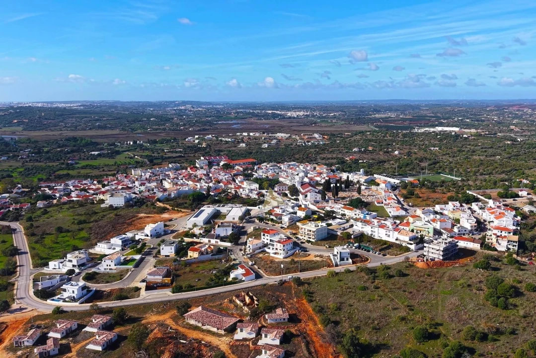 Apartamento T3 para Venda em Mexilhoeira Grande Foto 3