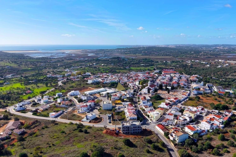 Apartamento T3 para Venda em Mexilhoeira Grande Foto 22