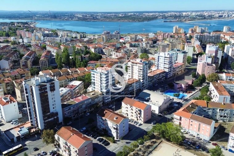Garagem para Venda em Alto do Seixalinho, Santo André e Verderena Foto 11