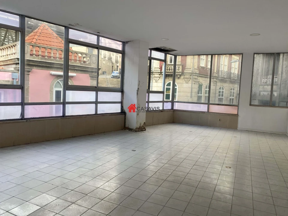 Negócio para Arrendamento em Viseu Foto 1
