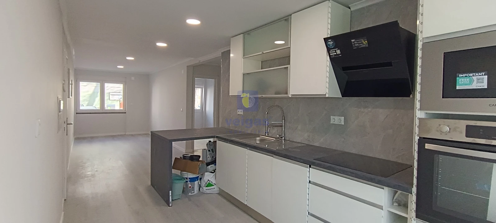 Apartamento T2 para Venda em Benfica Foto 3