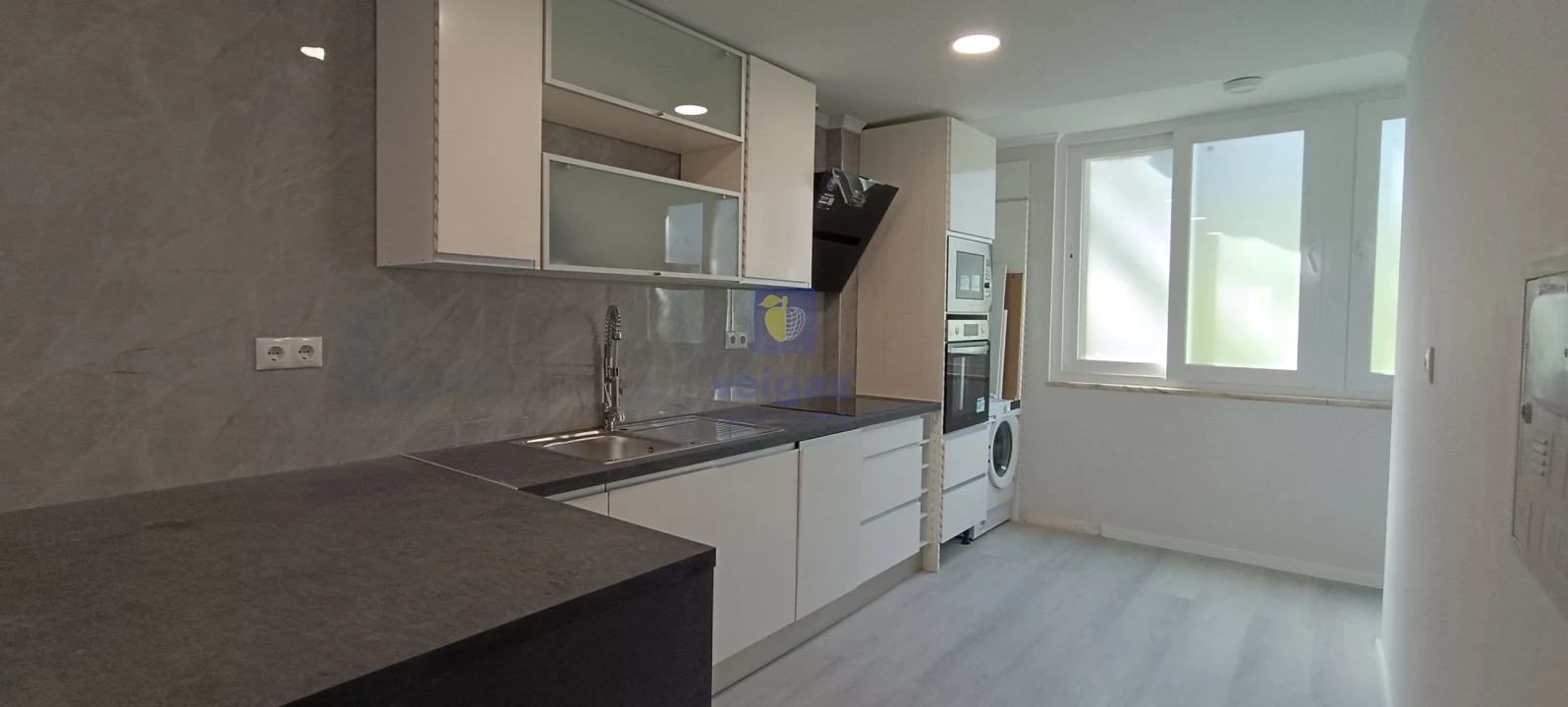 Apartamento T2 para Venda em Benfica Foto 1