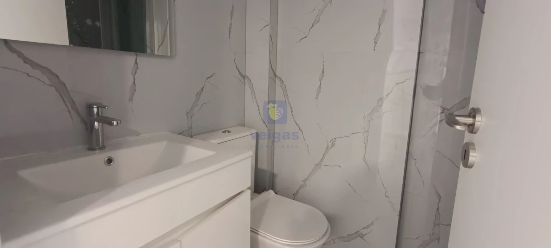 Apartamento T2 para Venda em Benfica Foto 14