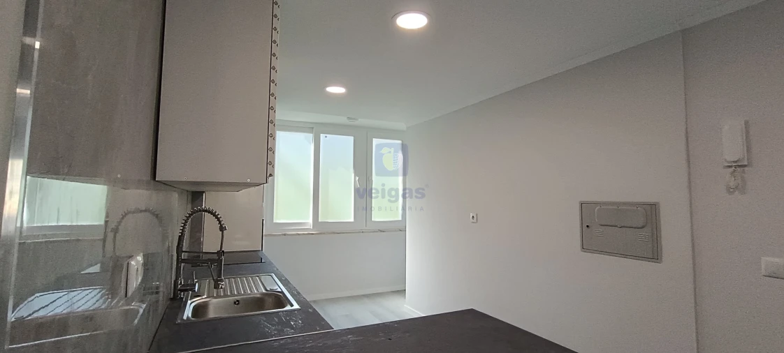 Apartamento T2 para Venda em Benfica Foto 17