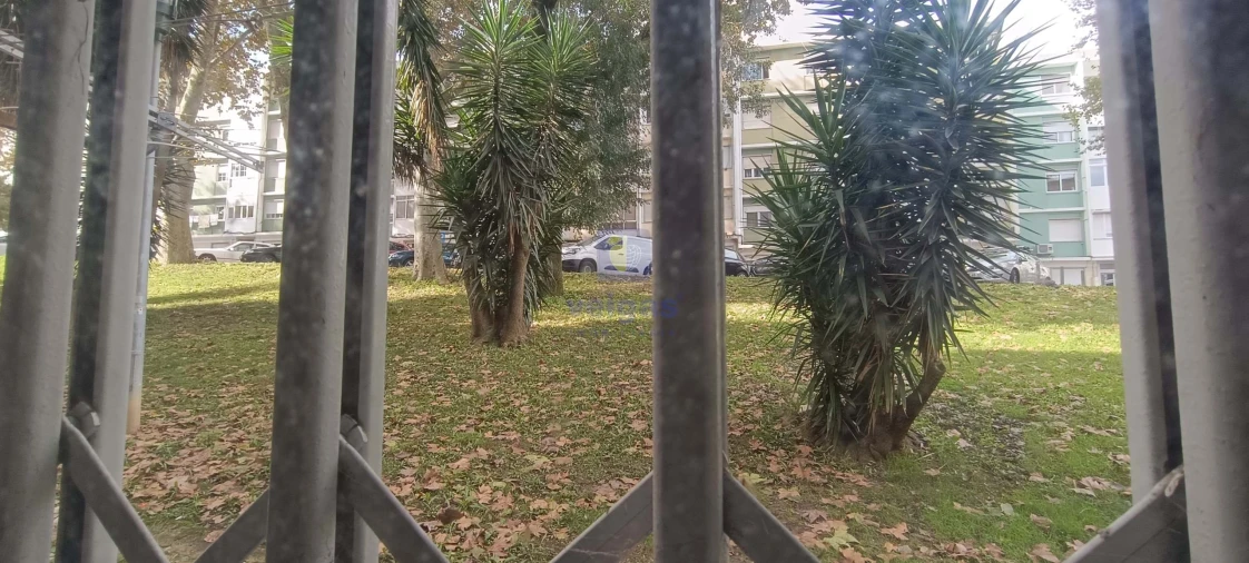 Apartamento T2 para Venda em Benfica Foto 21