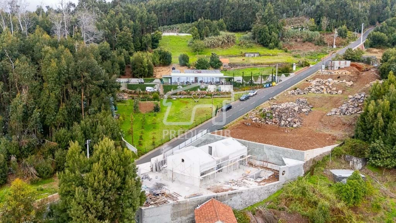 Moradia T2 para Venda em Calheta Foto 23