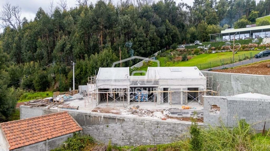 Moradia T2 para Venda em Calheta Foto 29