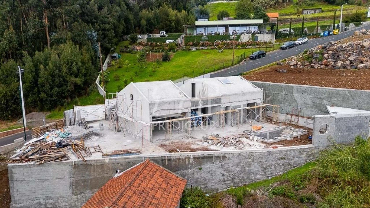 Moradia T2 para Venda em Calheta Foto 30