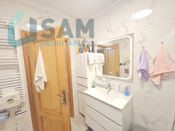 Apartamento T2 para Venda em Santa Maria, São Pedro e Matacães Foto 19