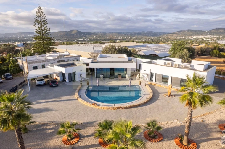 Moradia T4 para Venda em Conceição e Estoi