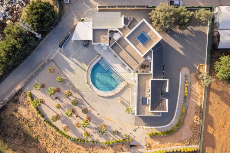 Moradia T4 para Venda em Conceição e Estoi Foto 2