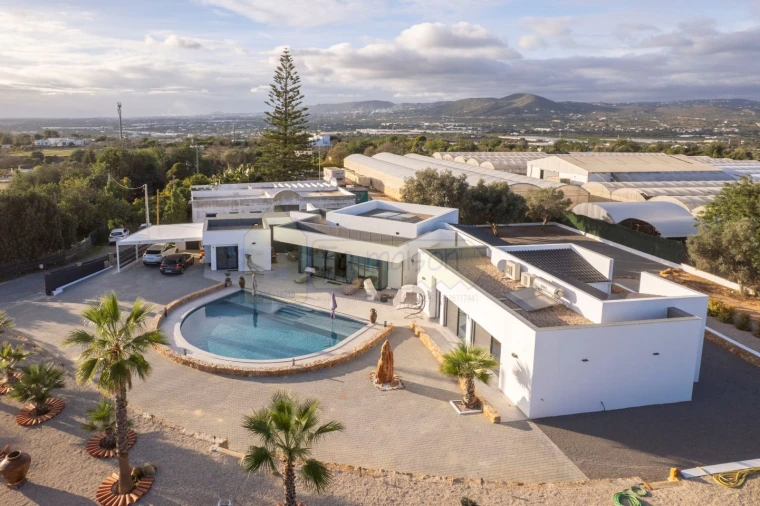 Moradia T4 para Venda em Conceição e Estoi Foto 4