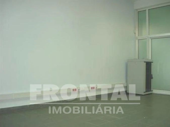 Loja para Venda em Nogueira e Silva Escura Foto 2