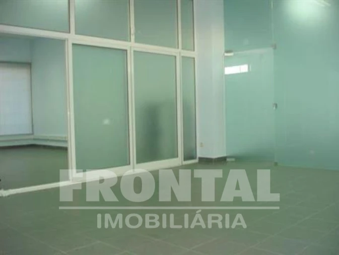 Loja para Venda em Nogueira e Silva Escura