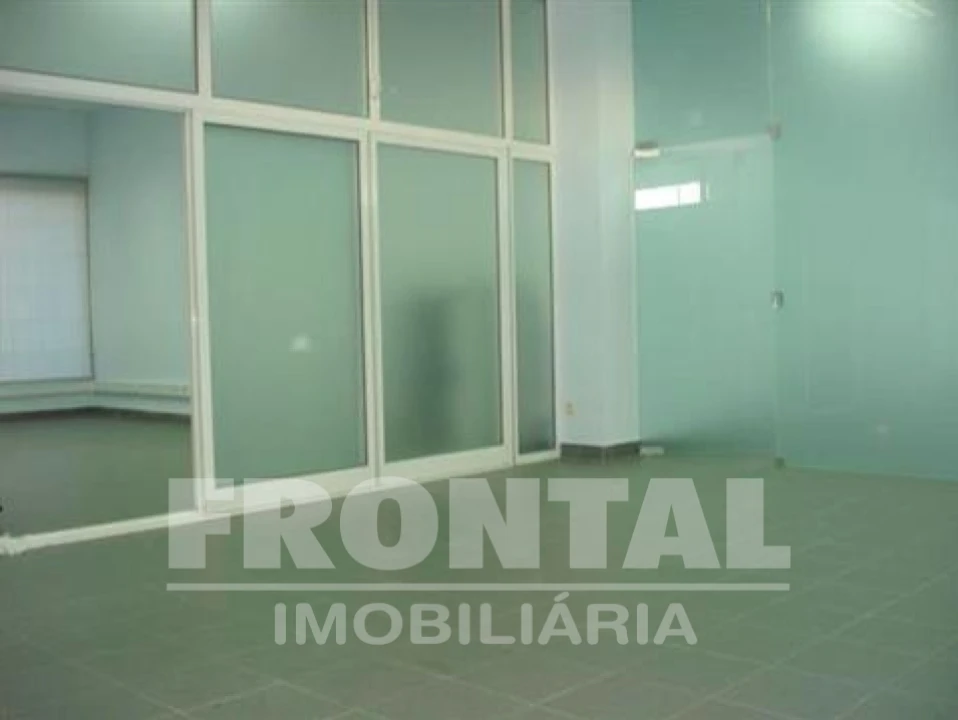 Loja para Venda em Nogueira e Silva Escura Foto 2