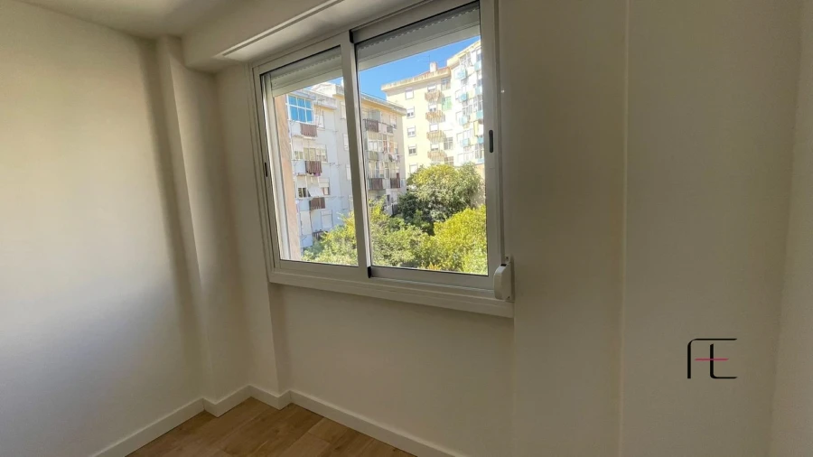 Apartamento T3 para Venda em Águas Livres Foto 7