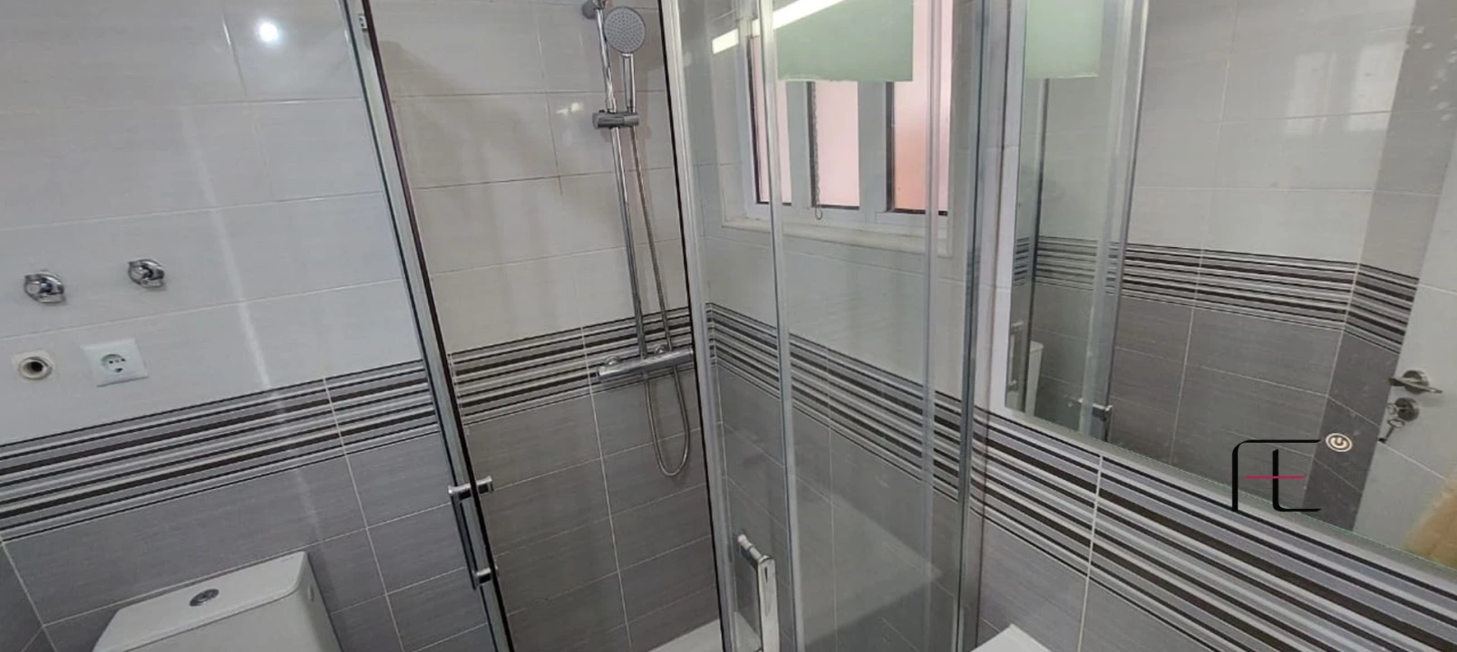 Apartamento T2 para Venda em Pontinha e Famões Foto 19