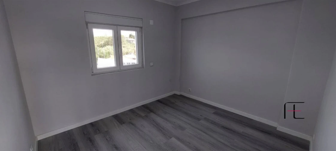 Apartamento T2 para Venda em Pontinha e Famões Foto 10