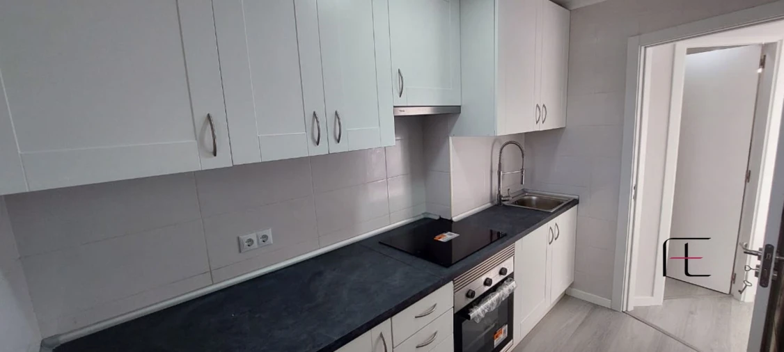 Apartamento T2 para Venda em Pontinha e Famões Foto 3