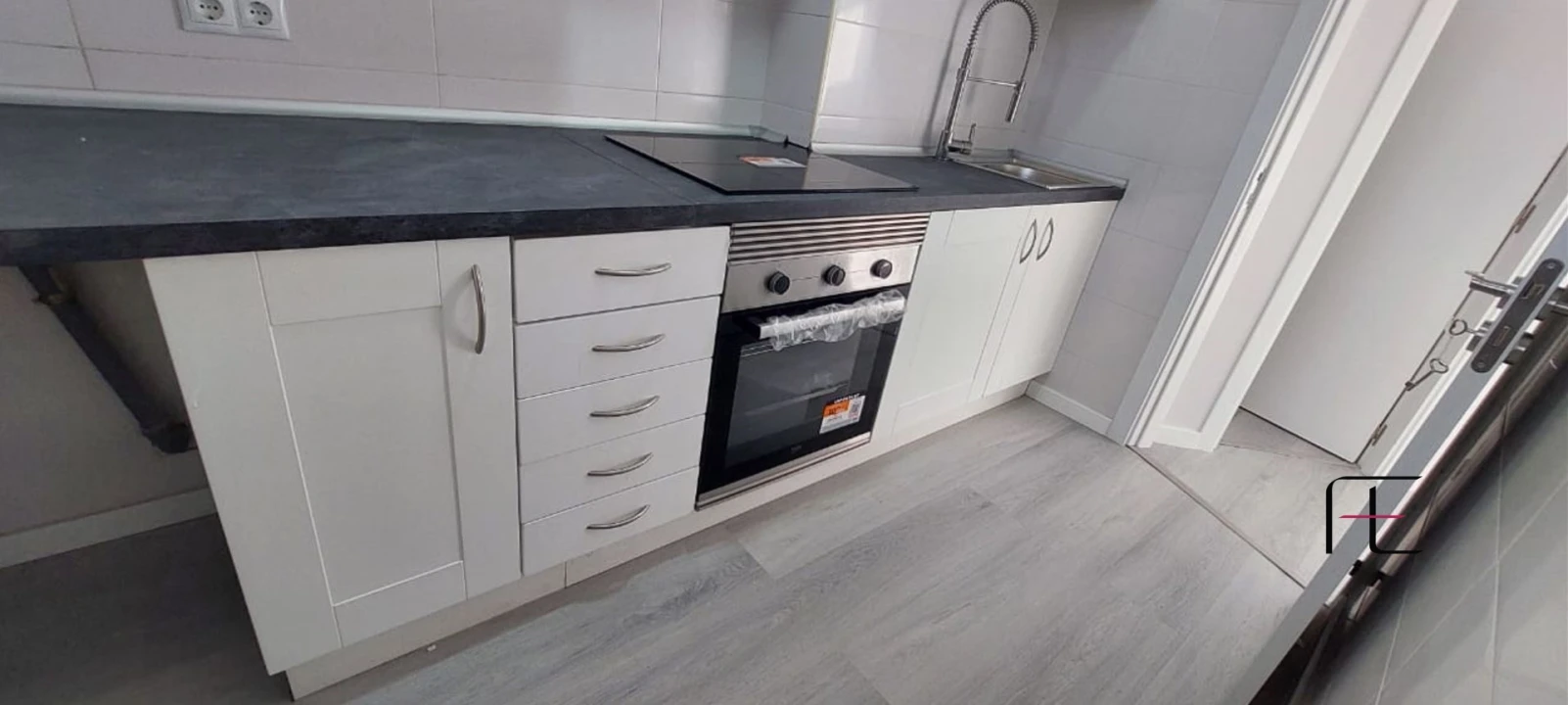 Apartamento T2 para Venda em Pontinha e Famões Foto 2