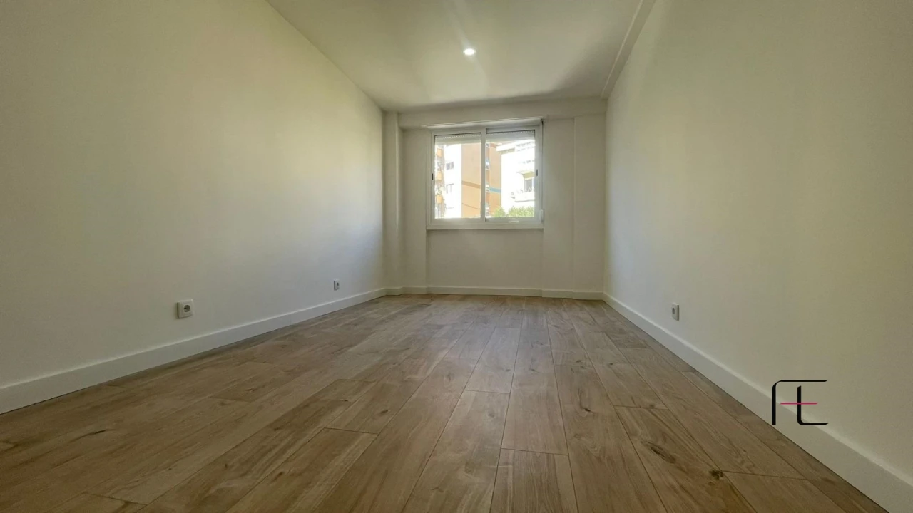 Apartamento T3 para Venda em Queluz e Belas Foto 10