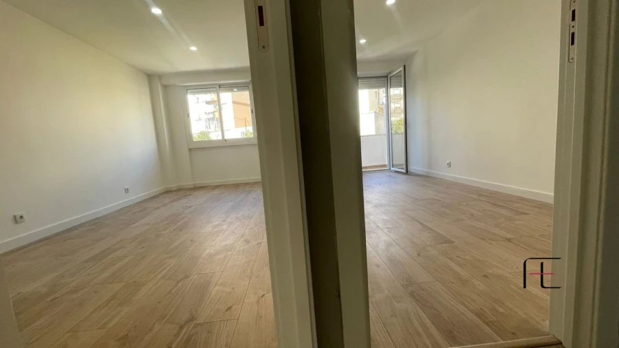 Apartamento T3 para Venda em Queluz e Belas Foto 6