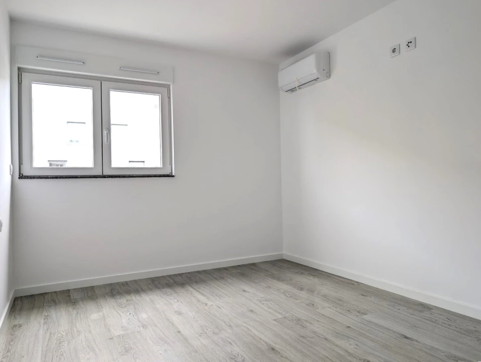 Apartamento T1 para Arrendamento em Aradas Foto 12