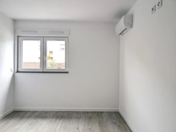 Apartamento T1 para Arrendamento em Aradas