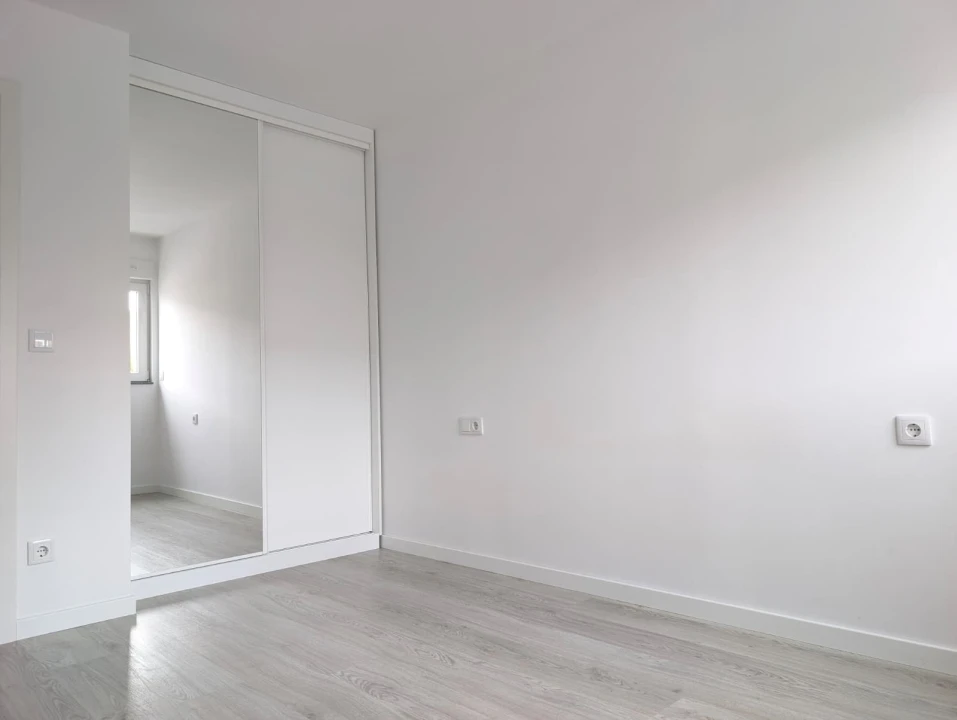 Apartamento T1 para Arrendamento em Aradas Foto 13