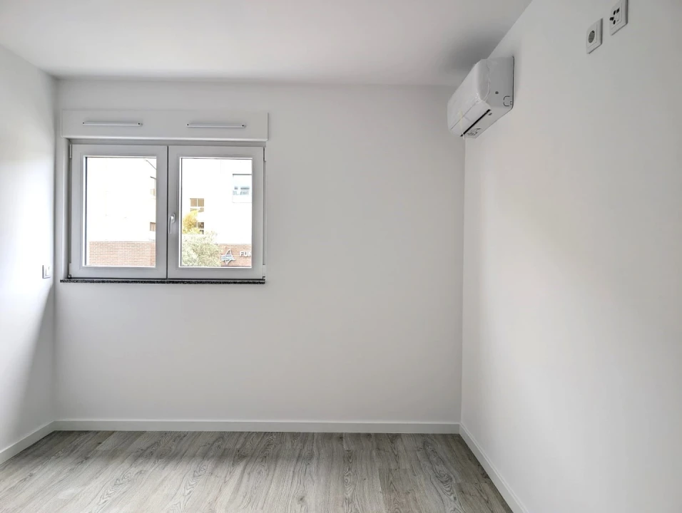 Apartamento T1 para Arrendamento em Aradas Foto 11