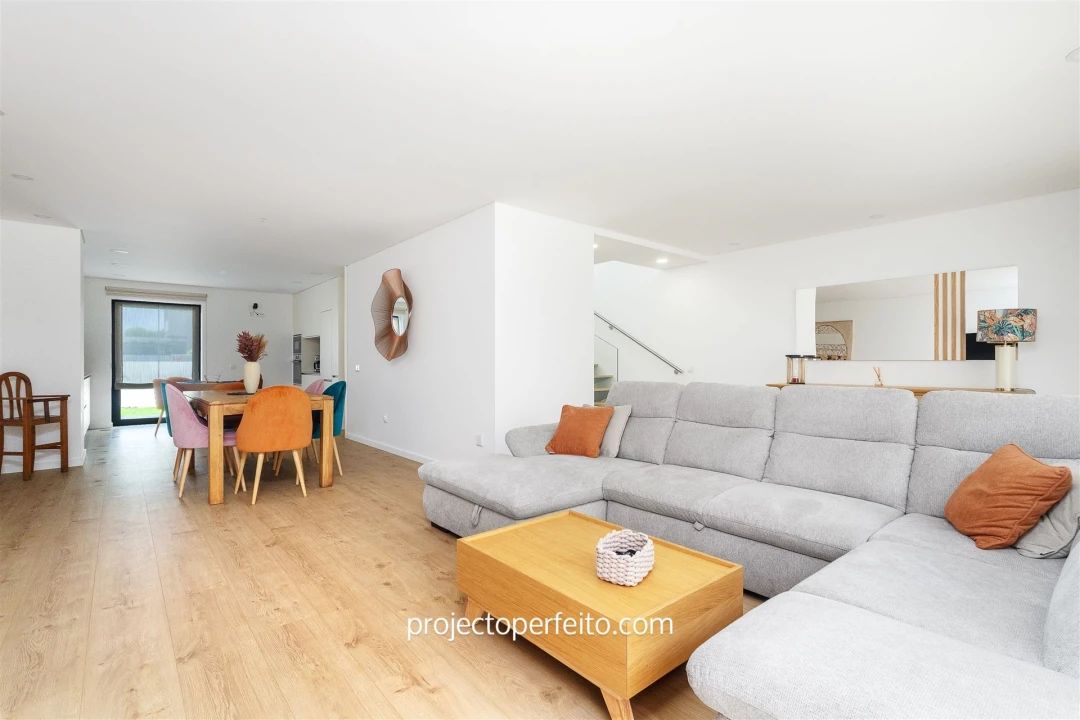 Moradia T3 para Venda em Esmoriz Foto 4