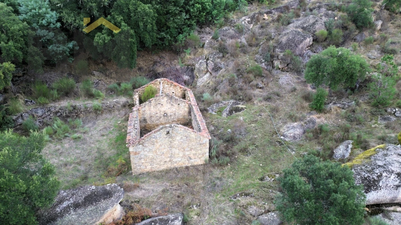 Quinta T0 para Venda em Póvoa de Rio de Moinhos e Cafede Foto 2
