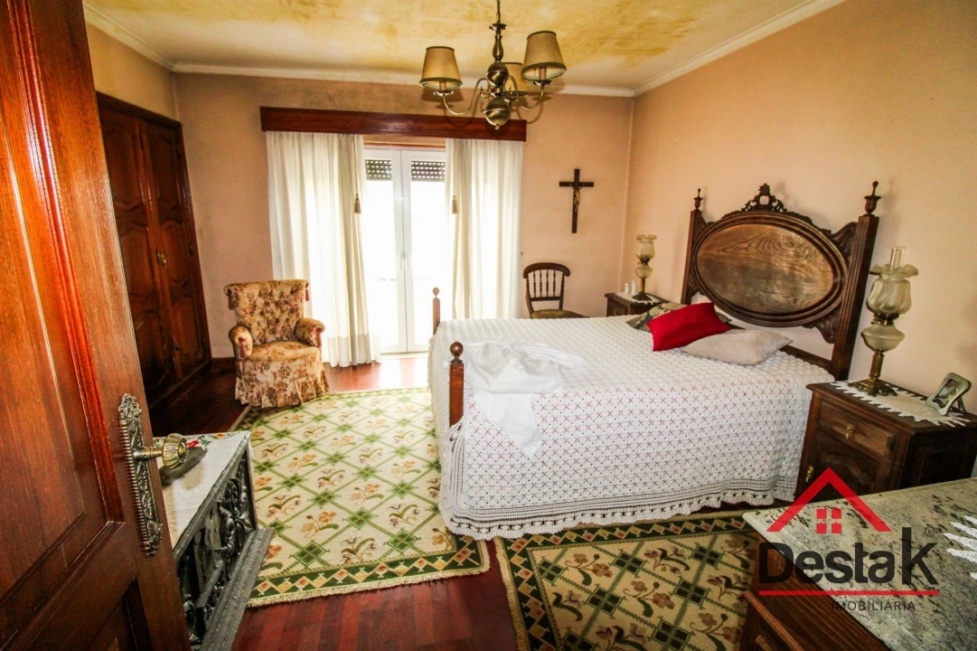 Moradia T6 para Venda em Abraveses Foto 24