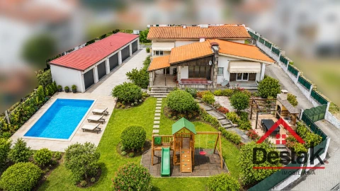 Moradia T6 para Venda em Abraveses