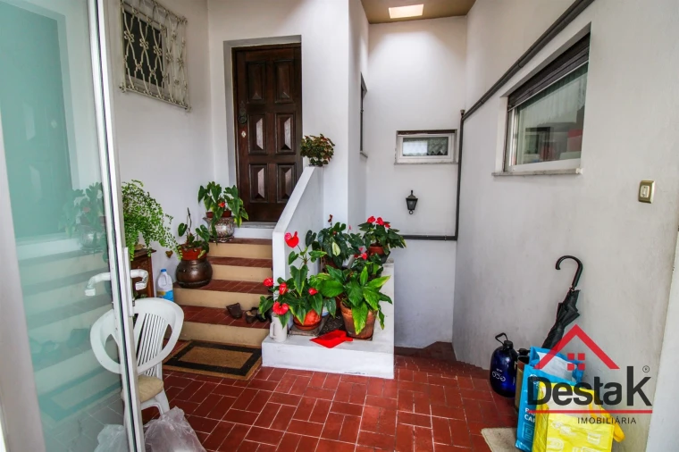 Moradia T6 para Venda em Abraveses Foto 6