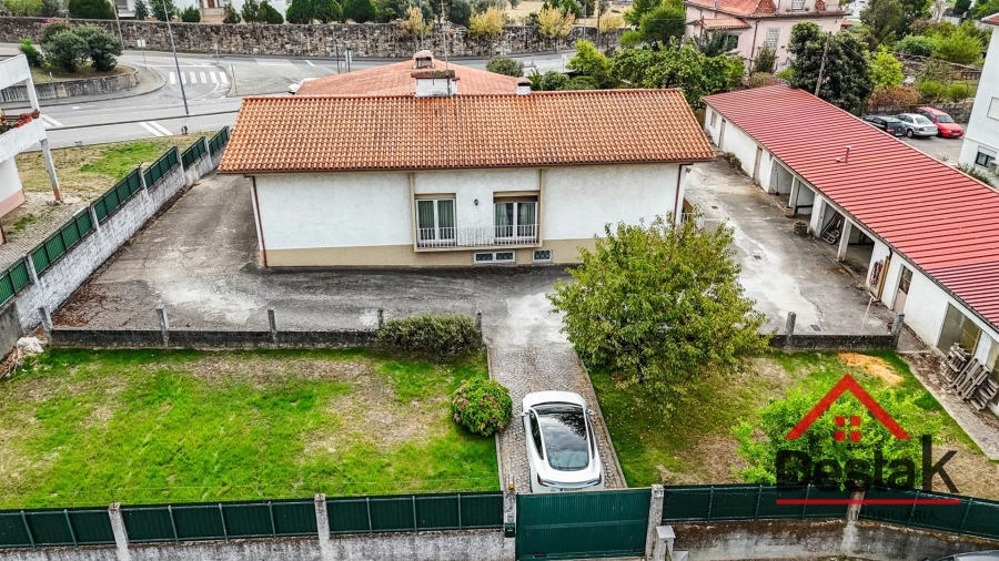 Moradia T6 para Venda em Abraveses Foto 5