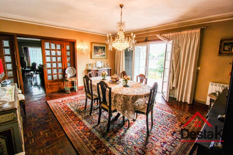 Moradia T6 para Venda em Abraveses Foto 9