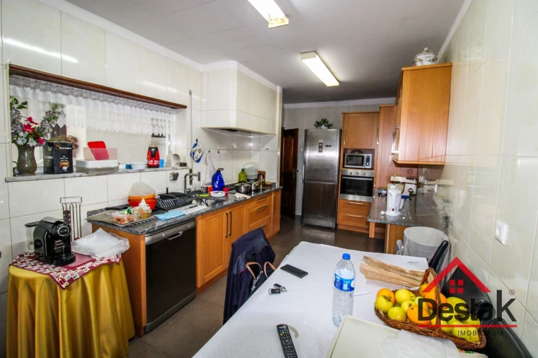 Moradia T6 para Venda em Abraveses Foto 7