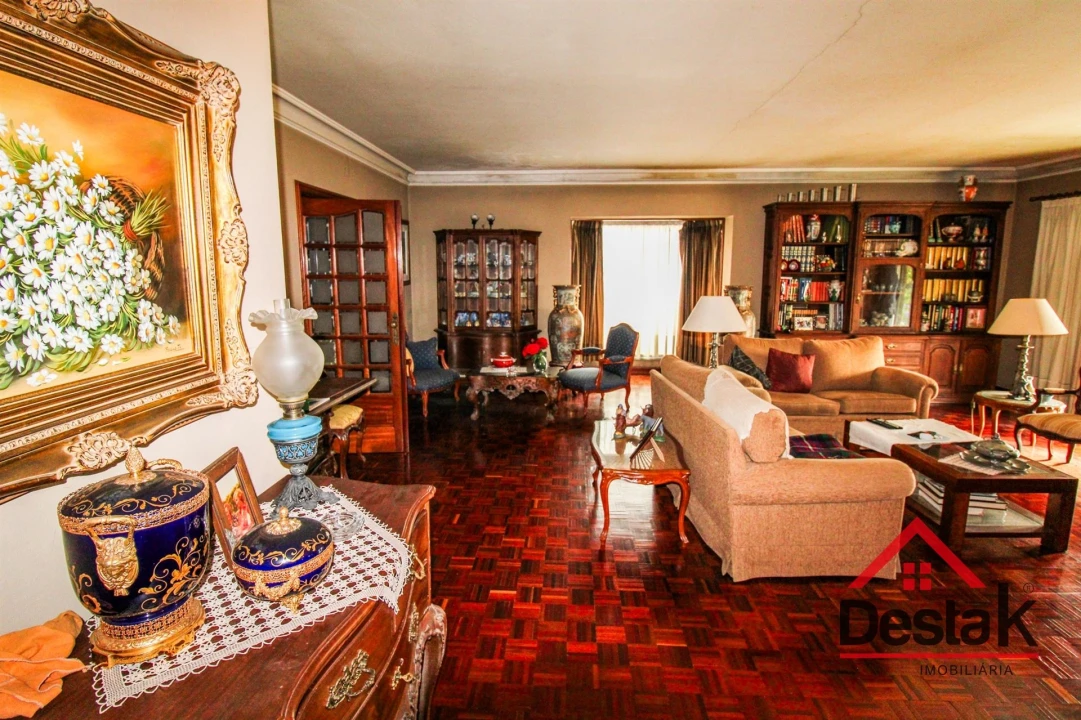 Moradia T6 para Venda em Abraveses Foto 10