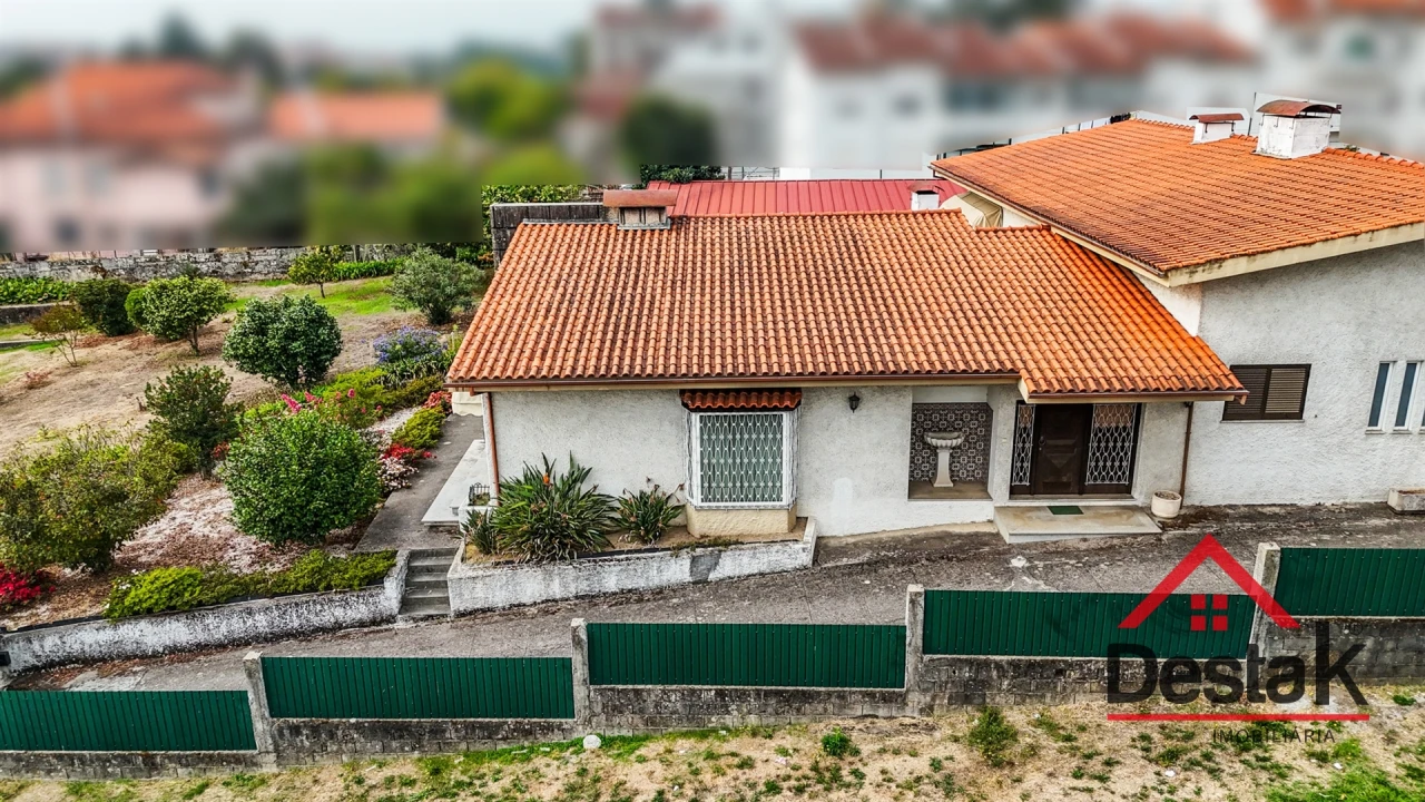 Moradia T6 para Venda em Abraveses Foto 2