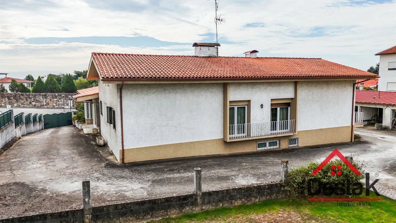 Moradia T6 para Venda em Abraveses Foto 39