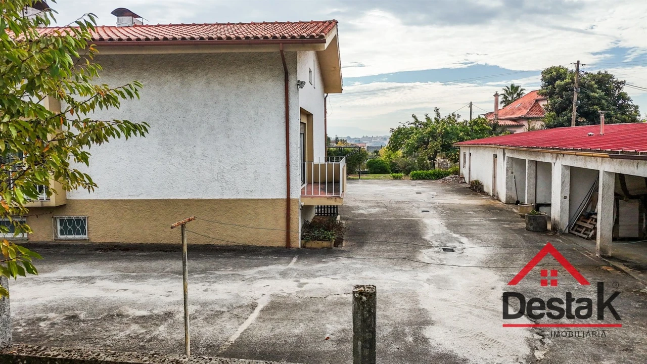 Moradia T6 para Venda em Abraveses Foto 4