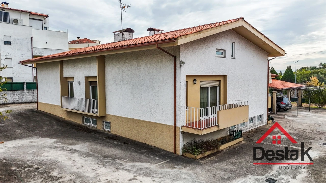 Moradia T6 para Venda em Abraveses Foto 3