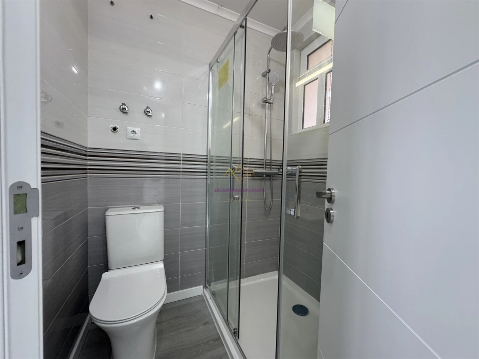 Apartamento T2 para Venda em Pontinha e Famões Foto 13