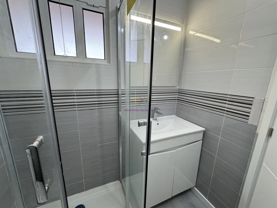 Apartamento T2 para Venda em Pontinha e Famões Foto 12