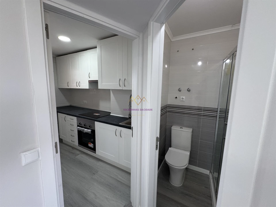 Apartamento T2 para Venda em Pontinha e Famões Foto 20