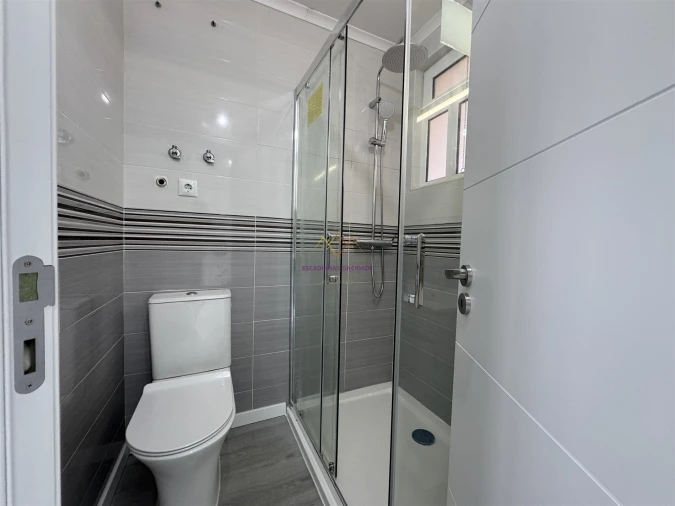 Apartamento T2 para Venda em Pontinha e Famões Foto 13