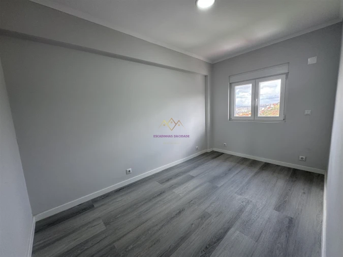 Apartamento T2 para Venda em Pontinha e Famões Foto 15