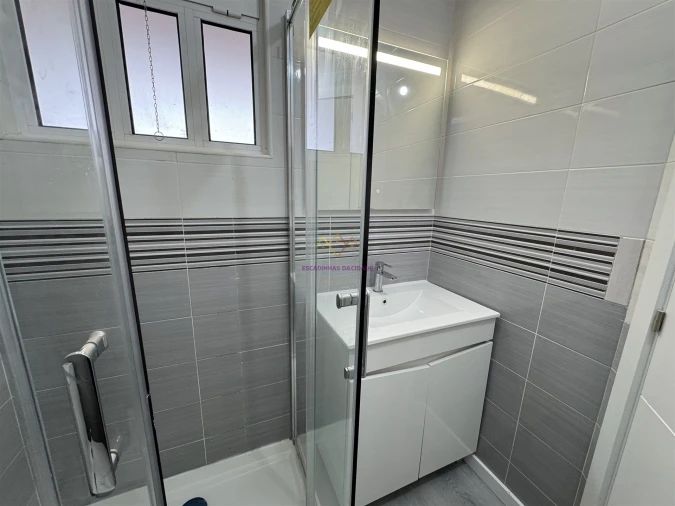 Apartamento T2 para Venda em Pontinha e Famões Foto 12